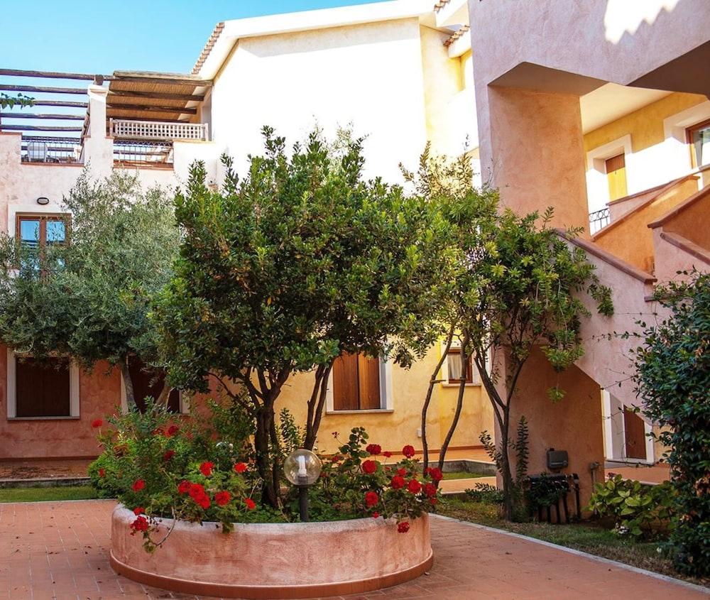 Residence Olimpo Santa Teresa Gallura Eksteriør billede
