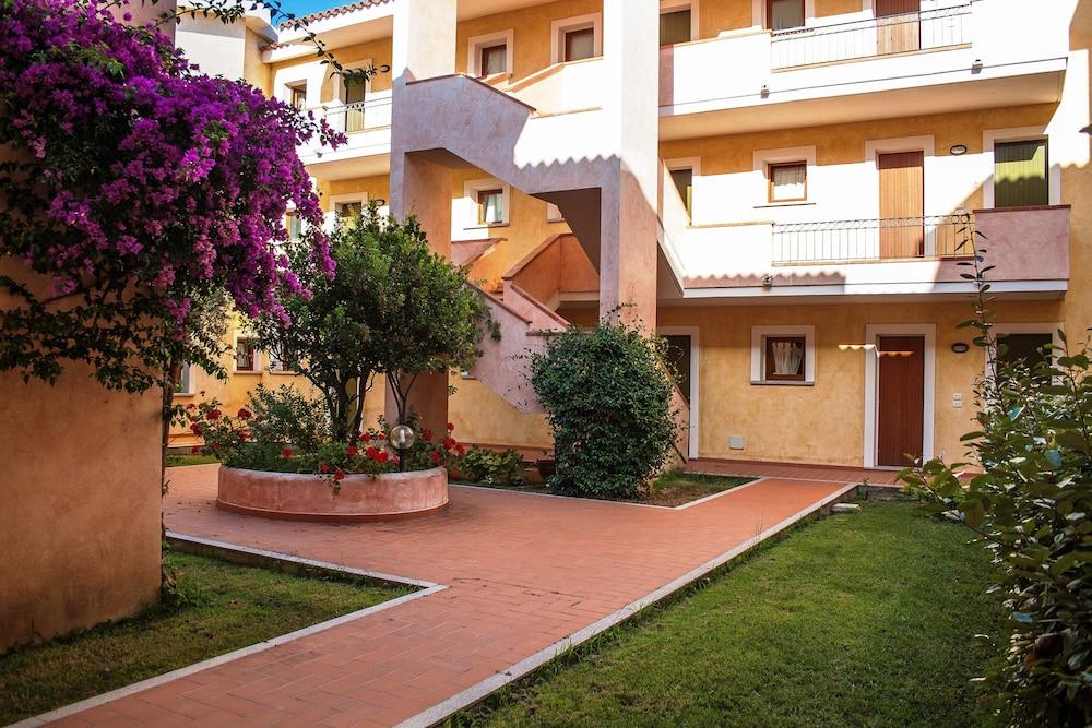 Residence Olimpo Santa Teresa Gallura Eksteriør billede