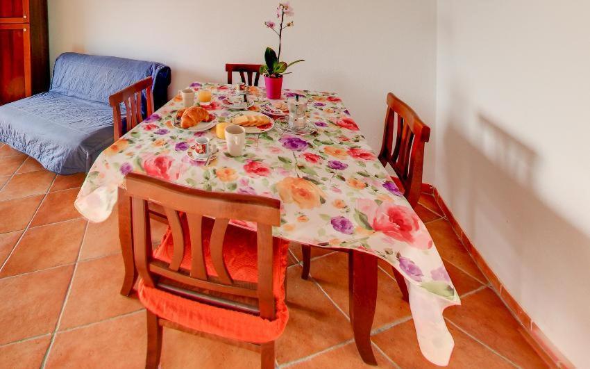 Residence Olimpo Santa Teresa Gallura Eksteriør billede